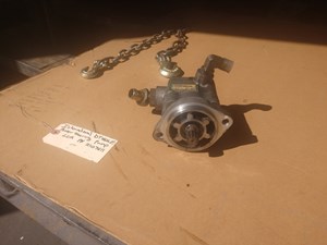 Used International Steering Pump Image