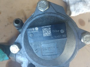 Used Steering Pump Image