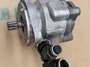 Used Caterpillar C7 Steering Pump Image