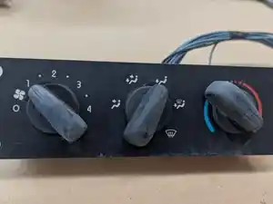 Used Freightliner Dash Control Module Image