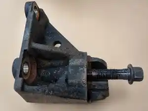 Used GMC C6500 Engine Mount (Stock #832)) Part Image