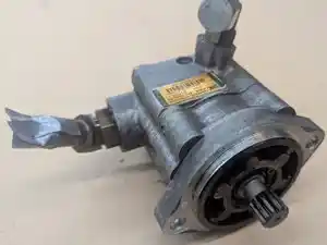 Used International DT466E Steering Pump Image