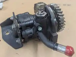 Used Isuzu 4HE1 Steering Pump Image