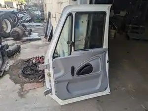 Used Universal International 4200 Door (Stock #466)) Part Image