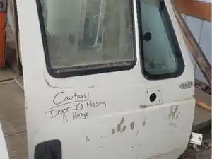 Used 2004 International 4200 Door (Stock #2-3116-2)) Part Image