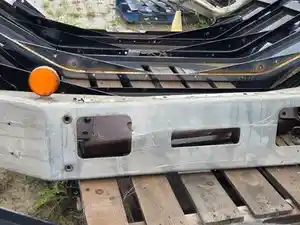 Used 2005 Freightliner FLD120 Bumper Image