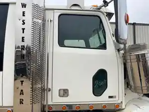 Used 2011 Western Star 4900 SA Door (Stock #2-5109-9)) Part Image