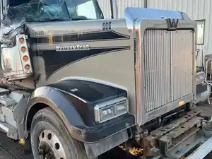 Used 2012 Western Star 4900EX Hood (Stock #2-5113-4)) Part Image
