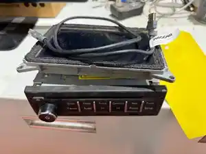 Used 2015 Kenworth W900 Radio (Stock #2-6078-14)) Part Image