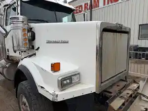 Used 2015 Western Star 4900 SA Hood (Stock #2-6054-6)) Part Image