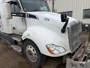 Used 2016 Kenworth T680 Hood (Stock #2-6057-13)) Part Image