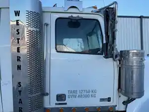 Used 2016 Western Star 4900 FA Door (Stock #2-6010-7)) Part Image