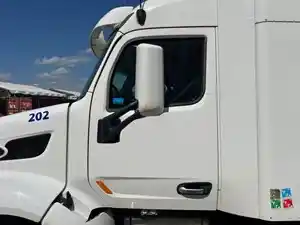 Used 2017 Peterbilt 579 Door (Stock #2-5086-7)) Part Image