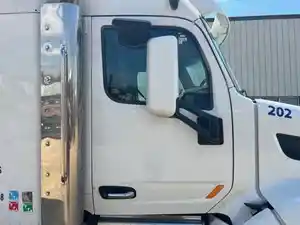 Used 2017 Peterbilt 579 Door (Stock #2-5086-8)) Part Image