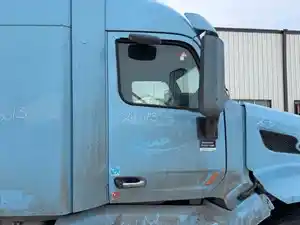 Used 2019 Peterbilt 579 Door (Stock #2-6013-6)) Part Image