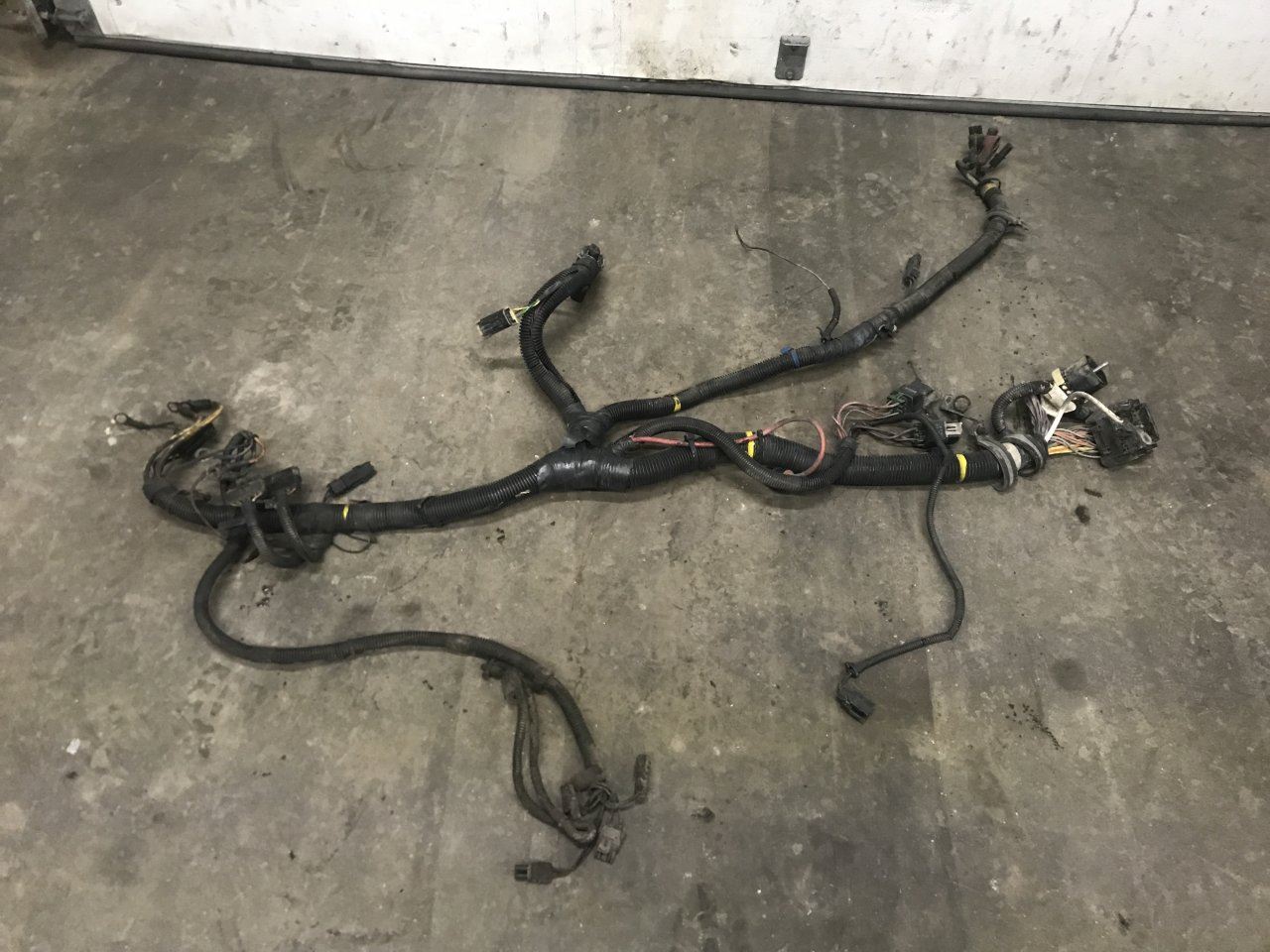 2000 International 4700 (Stock #24847739) | Wiring Harnesses (Cab and