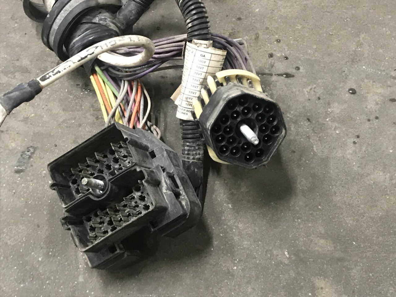 2000 International 4700 (Stock #24847739) | Wiring Harnesses (Cab and