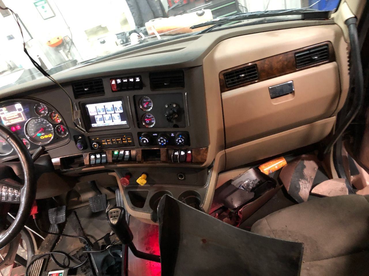2015 Kenworth T680 (Stock 24930341) Dash Ass'ys TPI