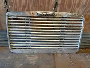 Used 1999 Freightliner C112 CENTURY Grille (Stock #1993)) Part Image