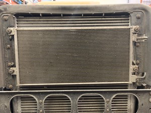 Used 2009 Volvo VNL780 A/C Condenser (Stock #VOL09511-15)) Part Image