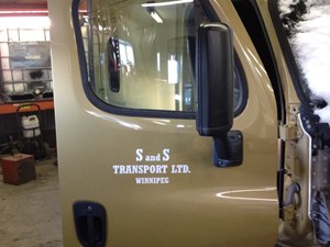 Used 2012 Freightliner Cascadia 125 Door (Stock #FRT12328-15)) Part Image
