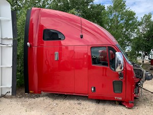 Used 2013 Kenworth T700 Cab (Stock #KW13542-16)) Part Image
