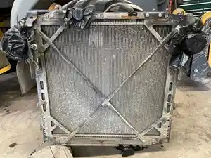 Used 2015 Kenworth T880 Radiator (Stock #KW15653-13)) Part Image
