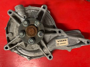 Used 2015 Volvo D13 Water Pump (Stock #VOL15413-35)) Part Image