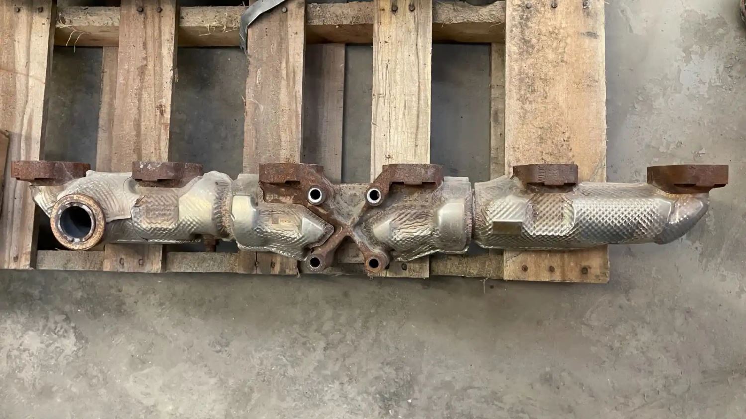 Used 2021 PACCAR MX13 Exhaust Manifold for sale Anola Manitoba Canada