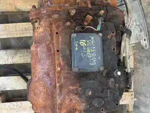 Core 2016 Eaton/Fuller RTLO16913A Transmission Core (Stock #KW16853-27)) Part Image