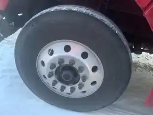 Used 2007 22.5" Steer Michelin Tire (Stock #PET07840-12)) Part Image