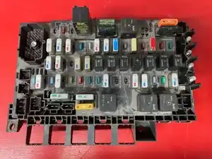 Used 2008 Freightliner Columbia 120 Fuse Box (Stock #FRT08749-22)) Part Image
