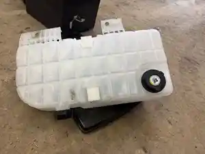 Used 2008 Peterbilt 389 Coolant Reservoir (Stock #PET08852-21)) Part Image