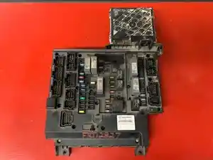 Used 2012 Freightliner Cascadia 125 Fuse Box (Stock #FRT12827-21)) Part Image