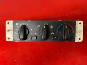 Used 2015 Freightliner 122SD Heater/AC Control Assy (Stock #FRT15804-19)) Part Image