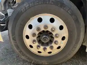 Used 2016 22.5" Steer Tire (Stock #FRT16813-11)) Part Image