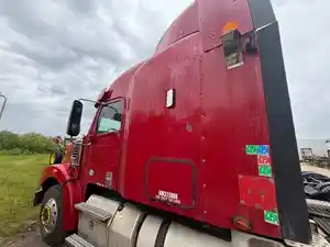 Used 2016 Freightliner 122SD Cab (Stock #FRT16870-16)) Part Image