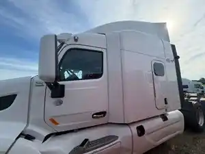 Used 2016 Peterbilt 579 Cab (Stock #PET16878-14)) Part Image