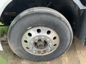 Used 2017 22.5" Steer Tire (Stock #VOL17858-12)) Part Image