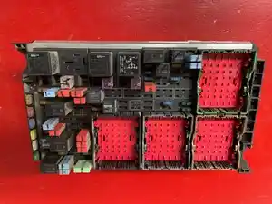 Used 2017 Kenworth T680 Fuse Box (Stock #KW17800-25)) Part Image
