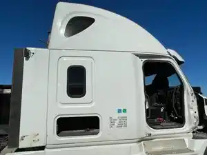 Used 2019 Freightliner Cascadia 126 Cab (Stock #FRT19770-16)) Part Image