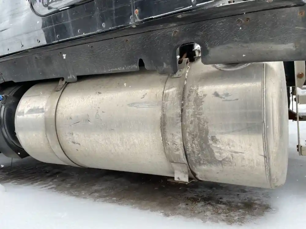 Used 2020 Peterbilt 579 Fuel Tank for sale Anola Manitoba Canada