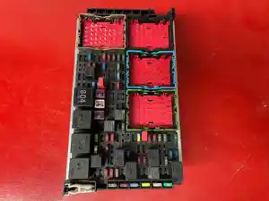 Used 2023 Kenworth T680 Fuse Box (Stock #KW23875-22)) Part Image