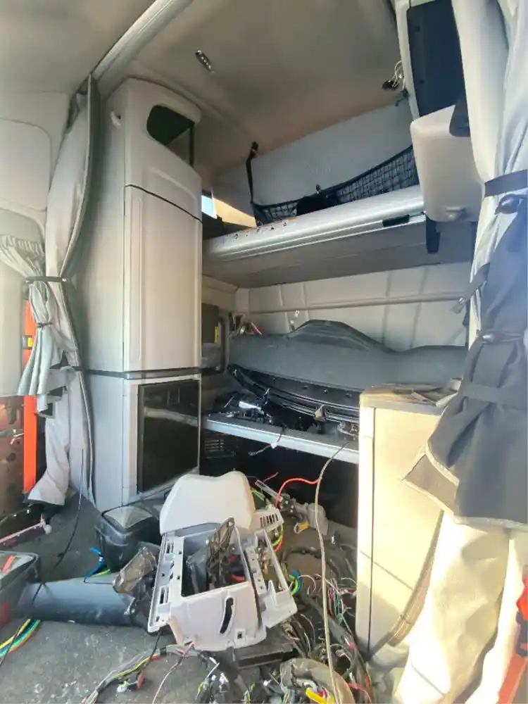 Used 2023 Peterbilt 579 Cab for sale Anola Manitoba Canada Cabs