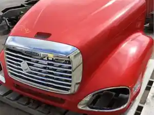 Used 2005 Freightliner COLUMBIA 120 Hood (Stock #173094)) Part Image