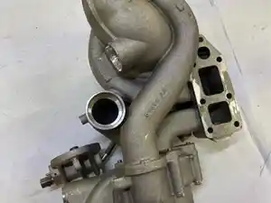 Used Paccar Water Pump Image