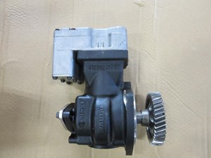Used Wabco Air Compressor (Stock #142705)) Part Image
