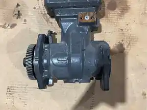 Used Wabco Air Compressor (Stock #175037)) Part Image