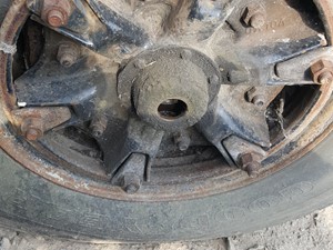 Used 1995 White WG Front Axle, Complete (Stock #20-067-5)) Part Image