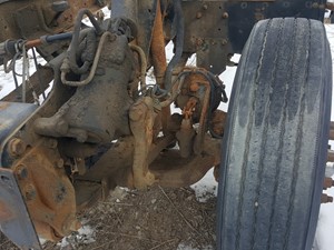 Used 2000 Chevrolet C8500 Front Axle, Complete Image